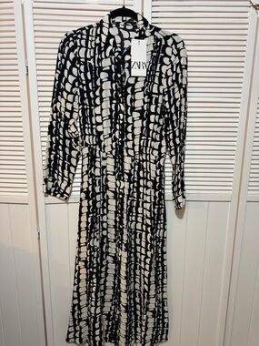 ZARA Black and White Geometric Long Sleeve Maxi Dress